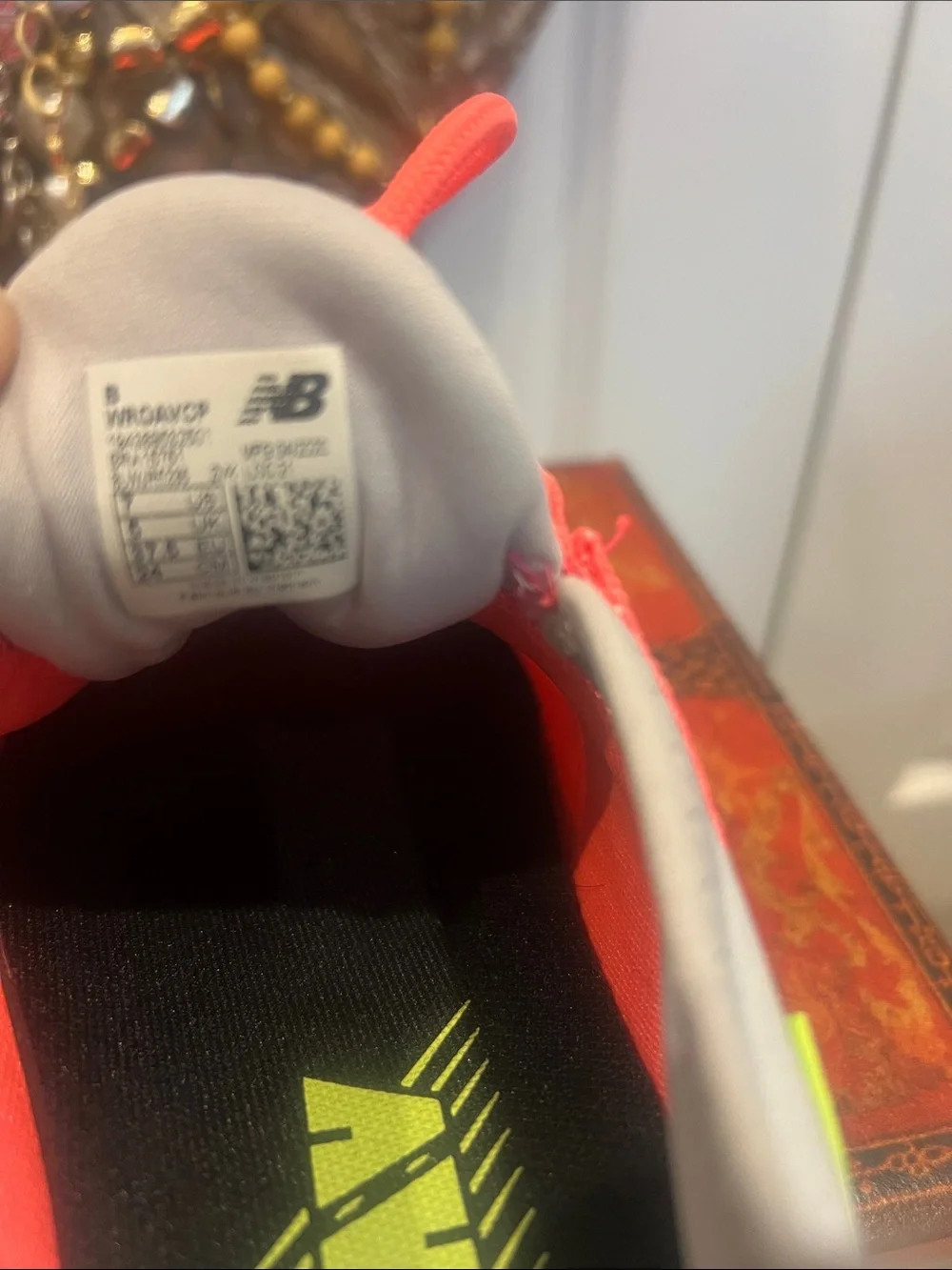 New Balance Wmns Fresh Foam Roav Guava Aluminum Size 7